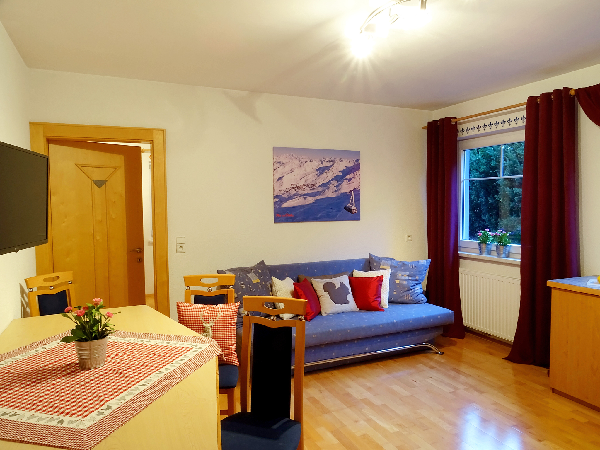 Appartementhaus Alpenjuwel: Komfort-Ferienwohnung für 4 Personen - Wohnbereich