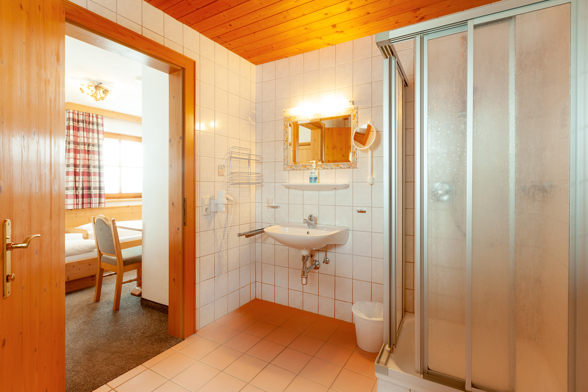 Appartementhaus Valisera: Ferienwohnung für 6 Personen - Badezimmer