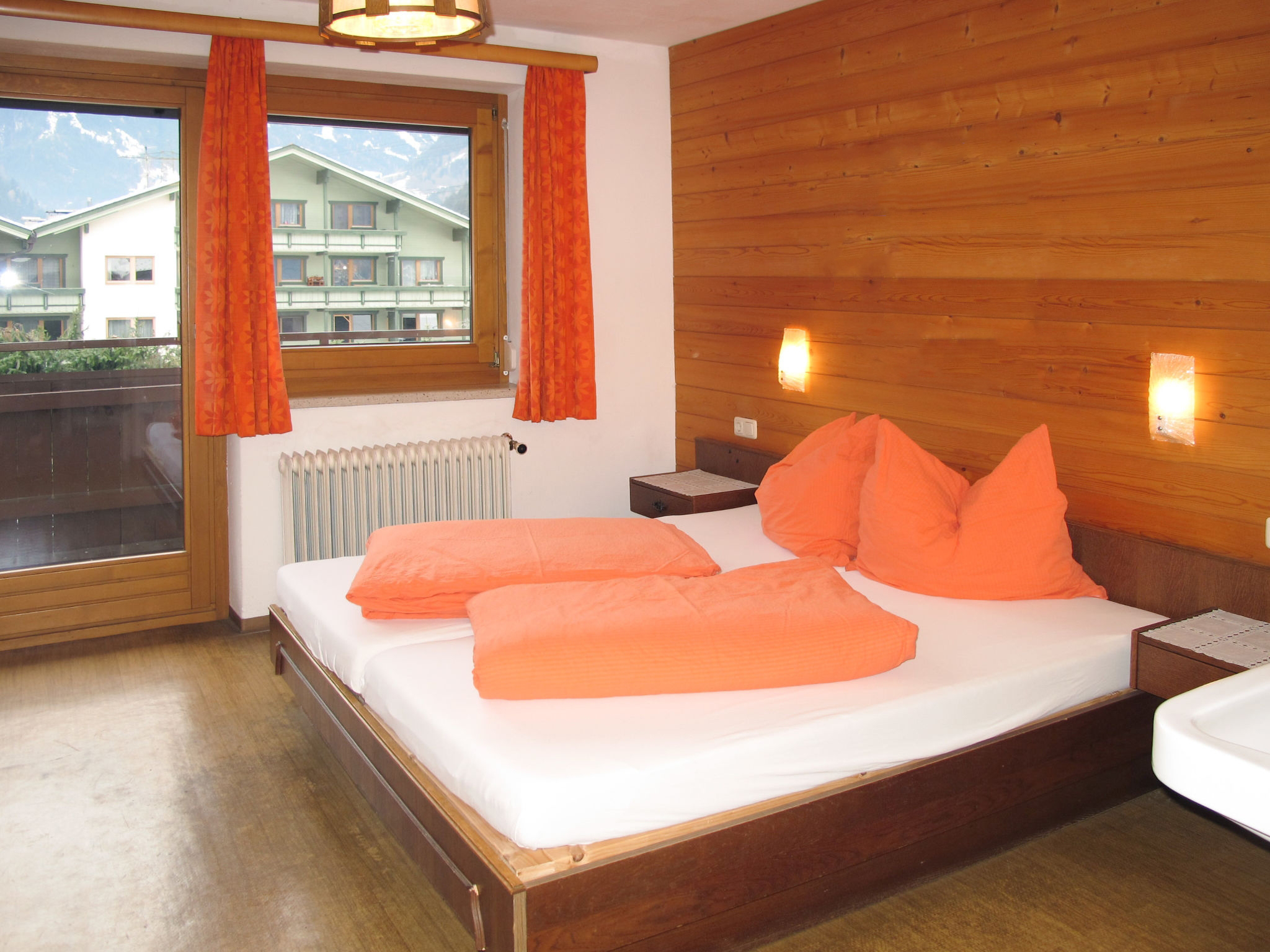 Ferienhaus Mariandl: Schlafzimmer mit Doppelbett