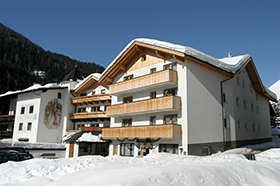 Skiurlaub am Arlberg: Hotel Pezina