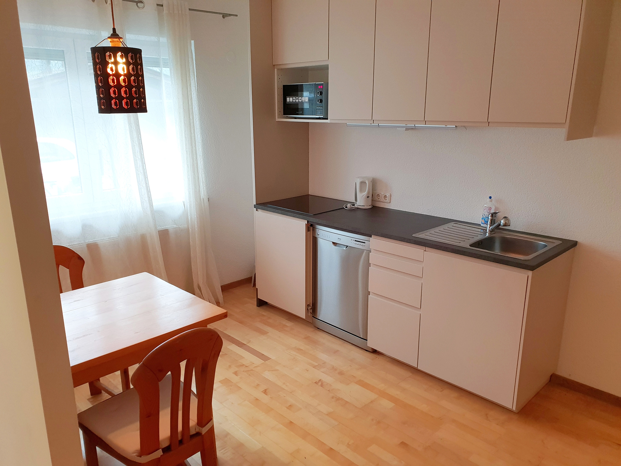 Appartementhaus Alpenjuwel: Komfort-Studio für 2 Personen - Küchenzeile