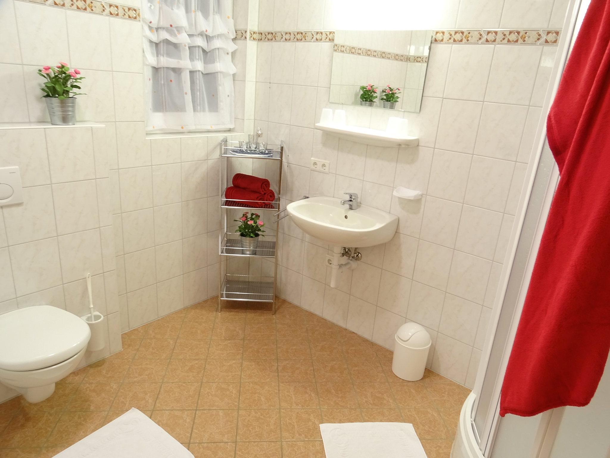 Appartementhaus Alpenjuwel: offene Komfort-Ferienwohnung für 11 Personen - Badezimmer