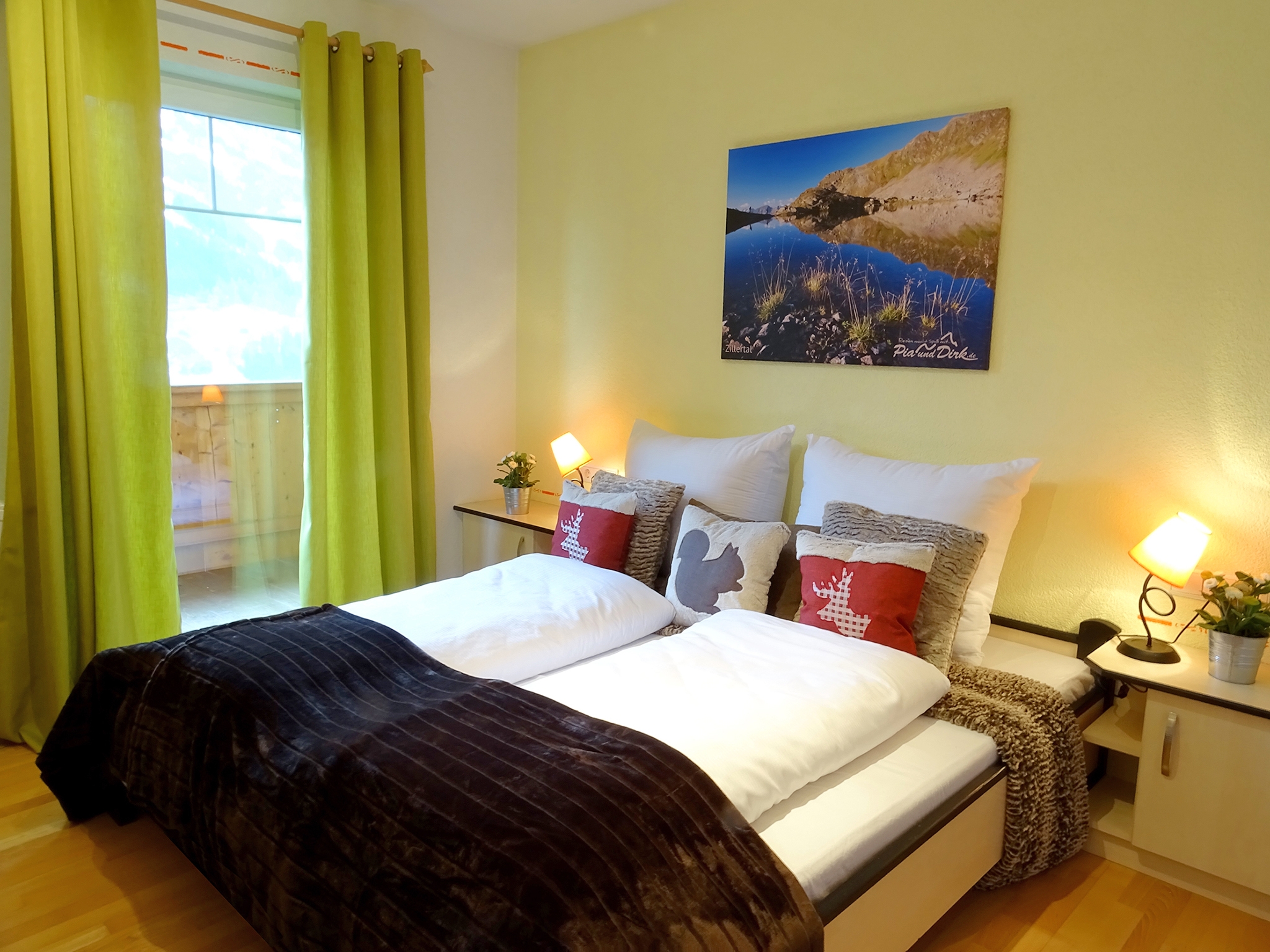 Appartementhaus Alpenjuwel: offene Komfort-Ferienwohnung für 11 Personen - Dreibettzimmer