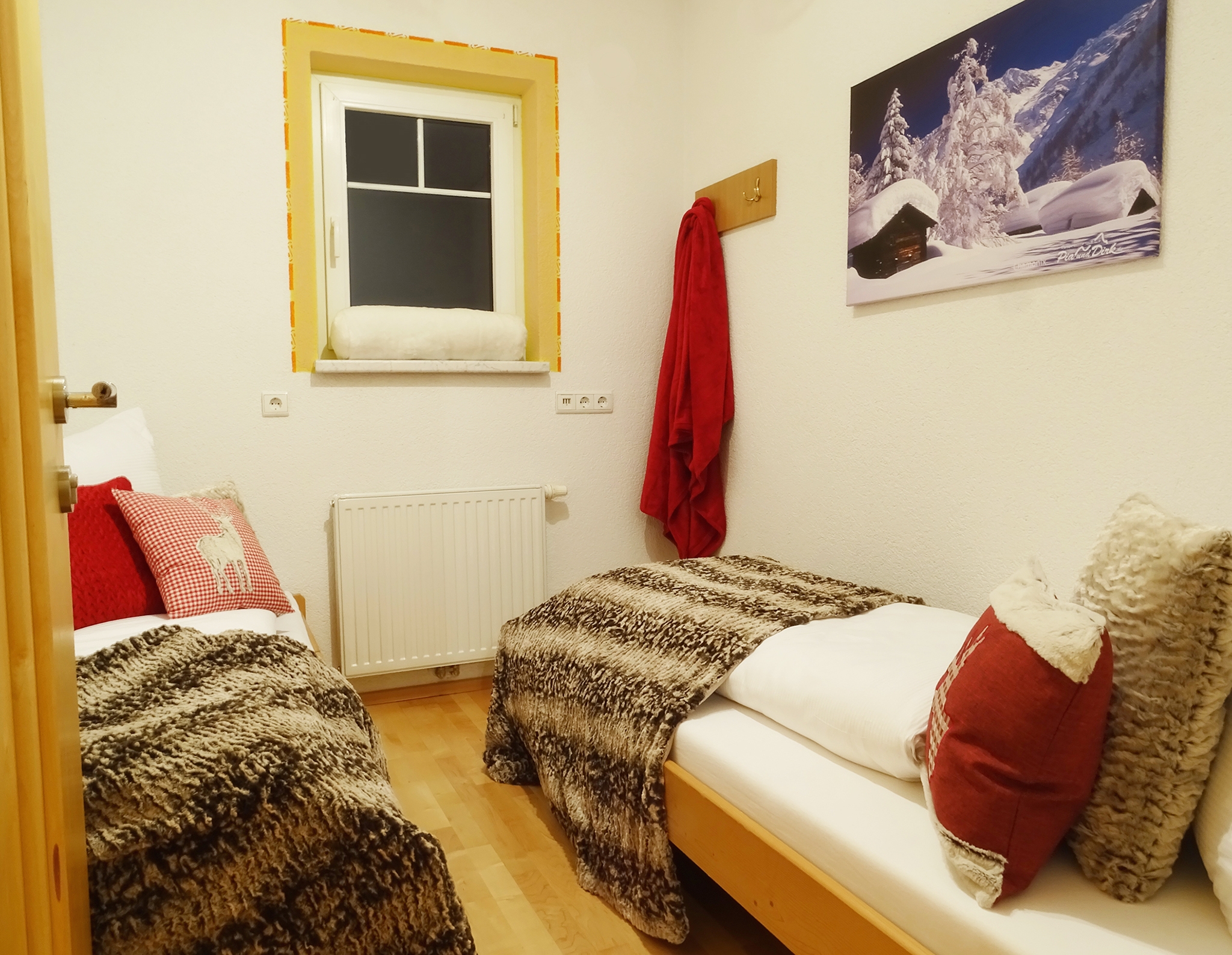 Appartementhaus Alpenjuwel: Offene Komfort-Ferienwohnung für 11 Personen - Zweibettzimmer