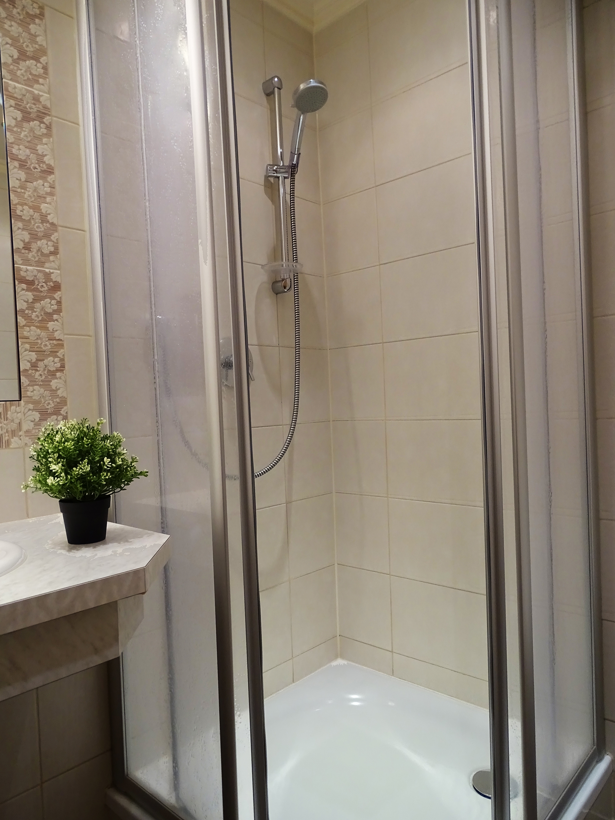 Appartements Windschnur: Appartement Steinrose für 2 Personen - Badezimmer (Beispiel)