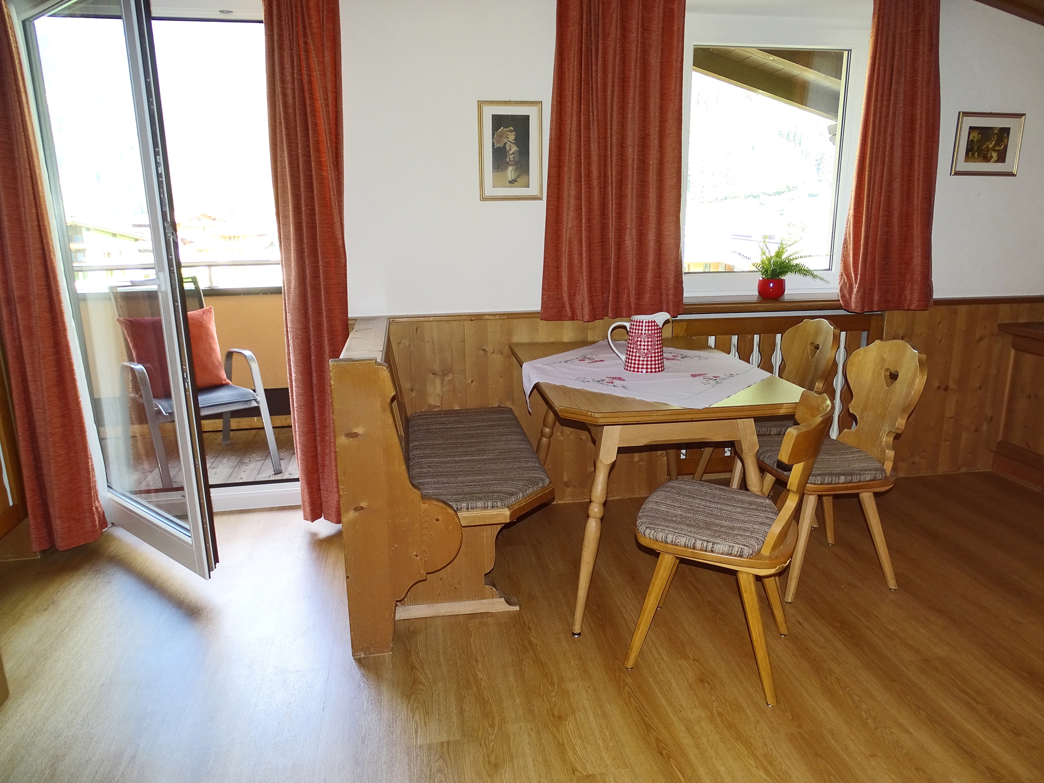 Appartements Windschnur: Appartement Arnika Komfort für 4 Personen - Wohn-/Essbereich (Beispiel)