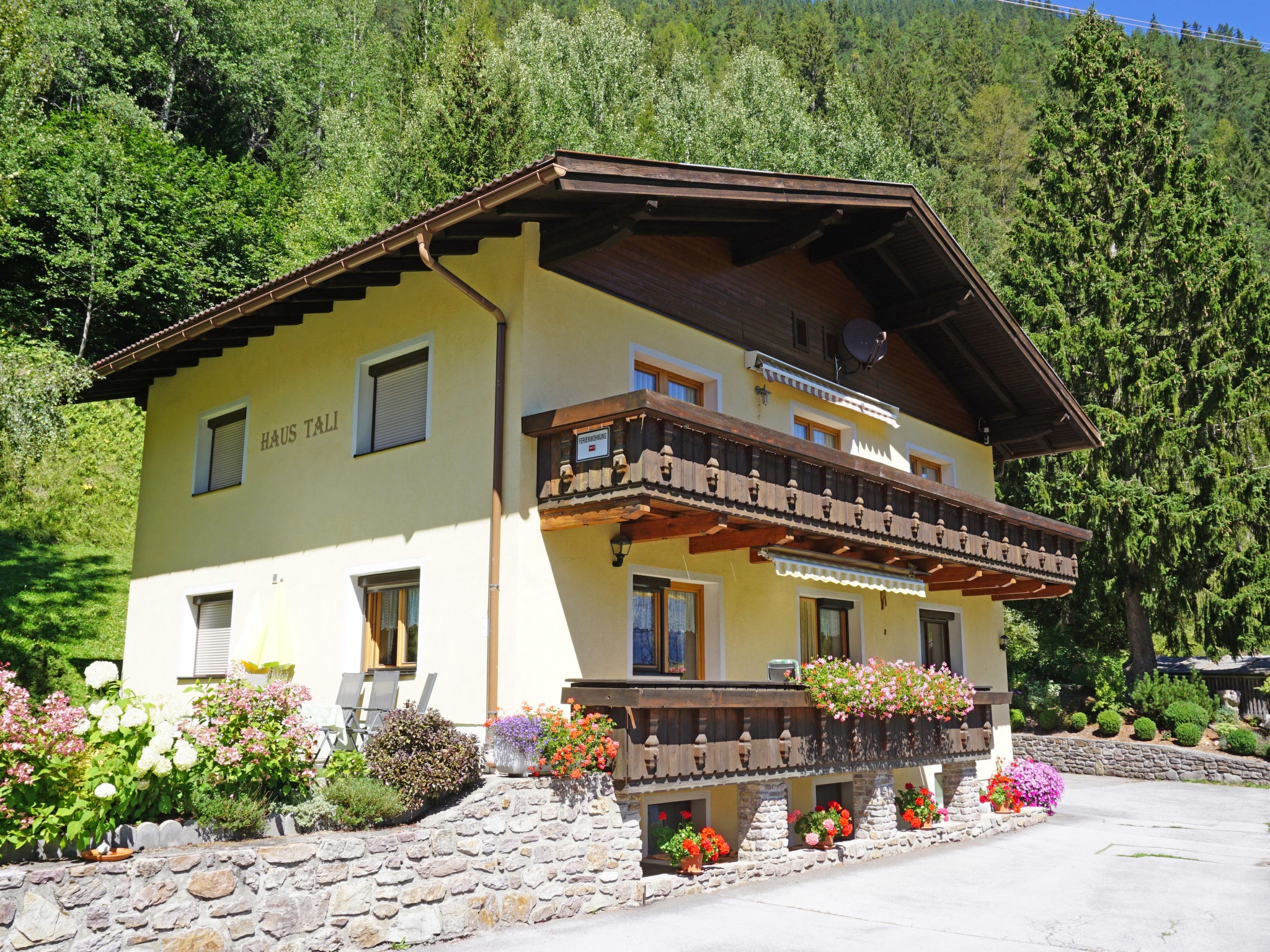 Appartementhaus Arlberg: Außenansicht Nr. 8