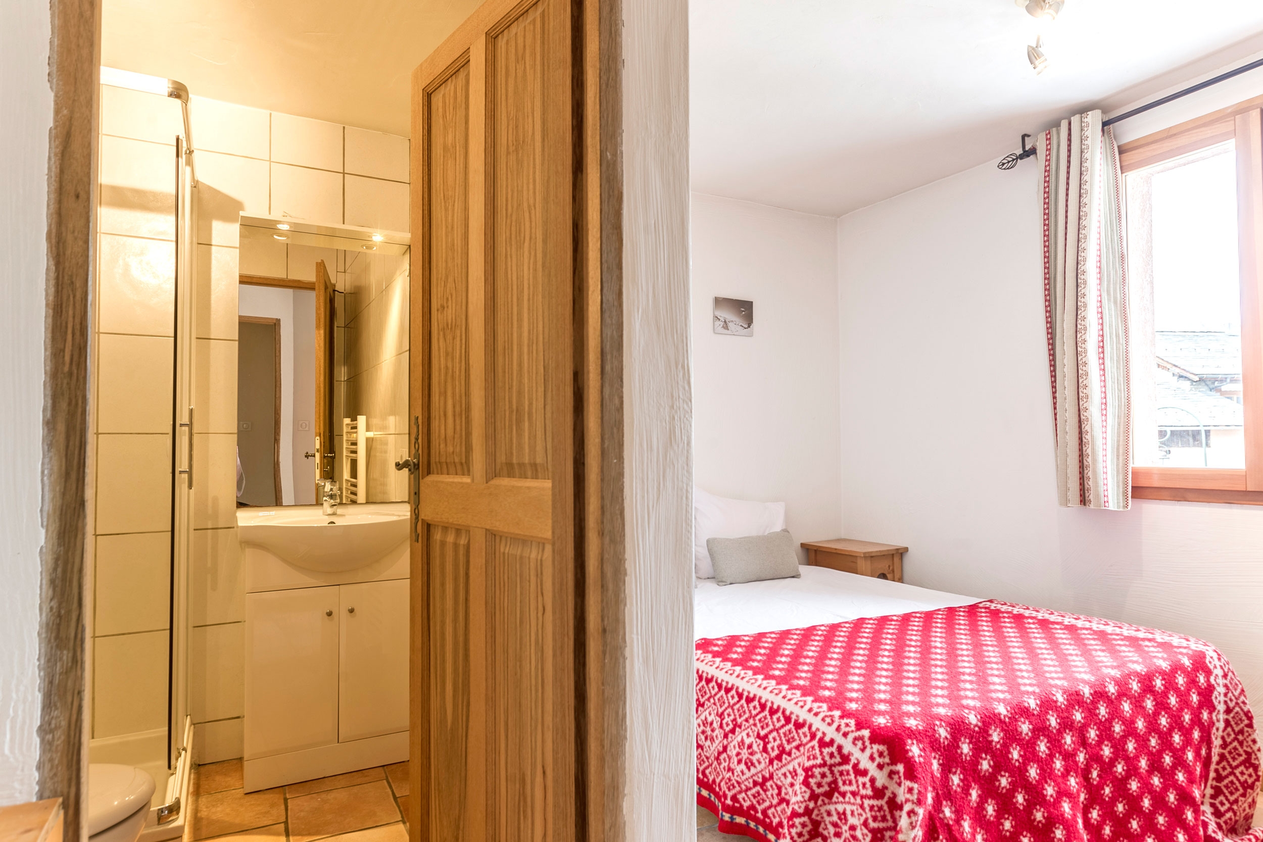 Chalet Acacia: Appartement 3 für 10 Personen - Schlafzimmer und Bad