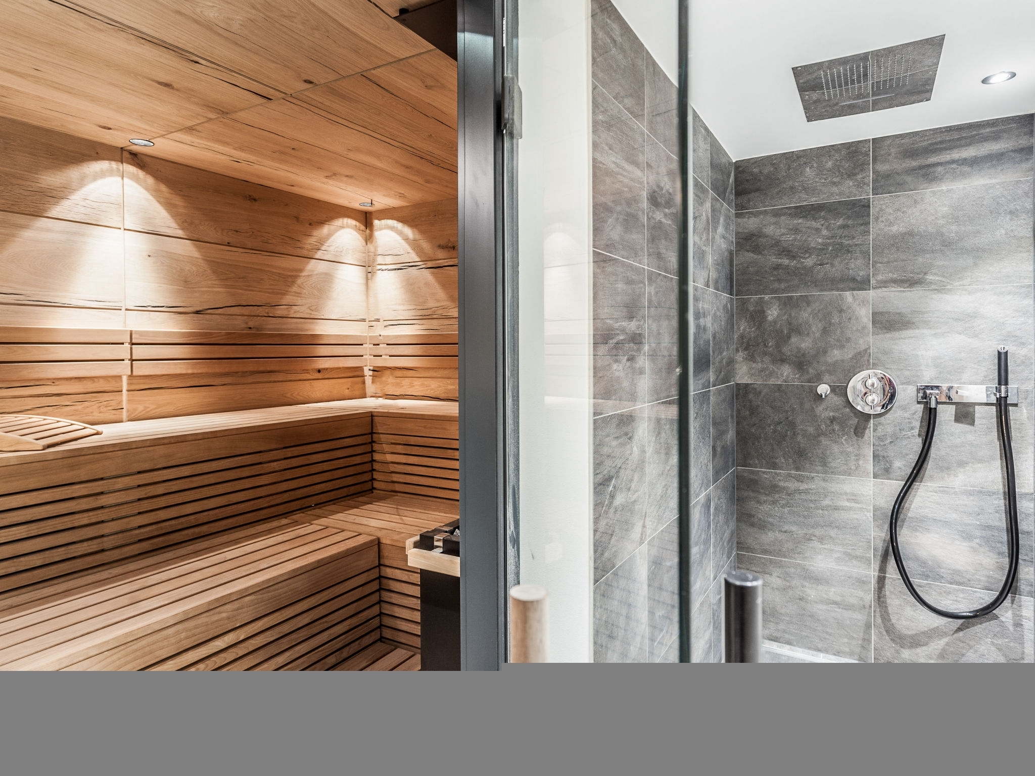 Luxus-Chalet im Montafon: Wellnessbereich mit Sauna (Beispiel)