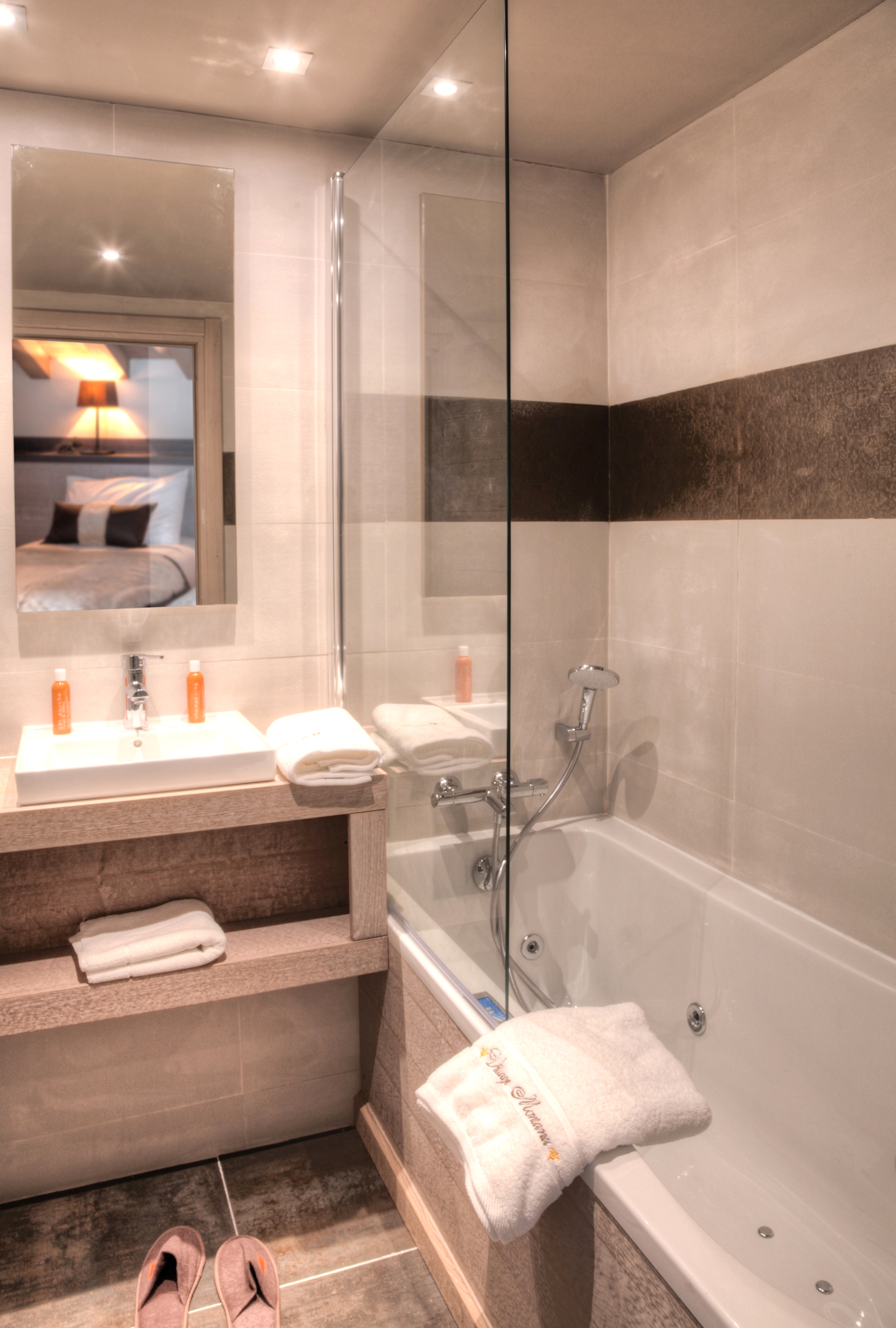 Plein Sud: Appartement für 6 Personen - Bad mit Whirlpool-Badewanne (Beispiel)