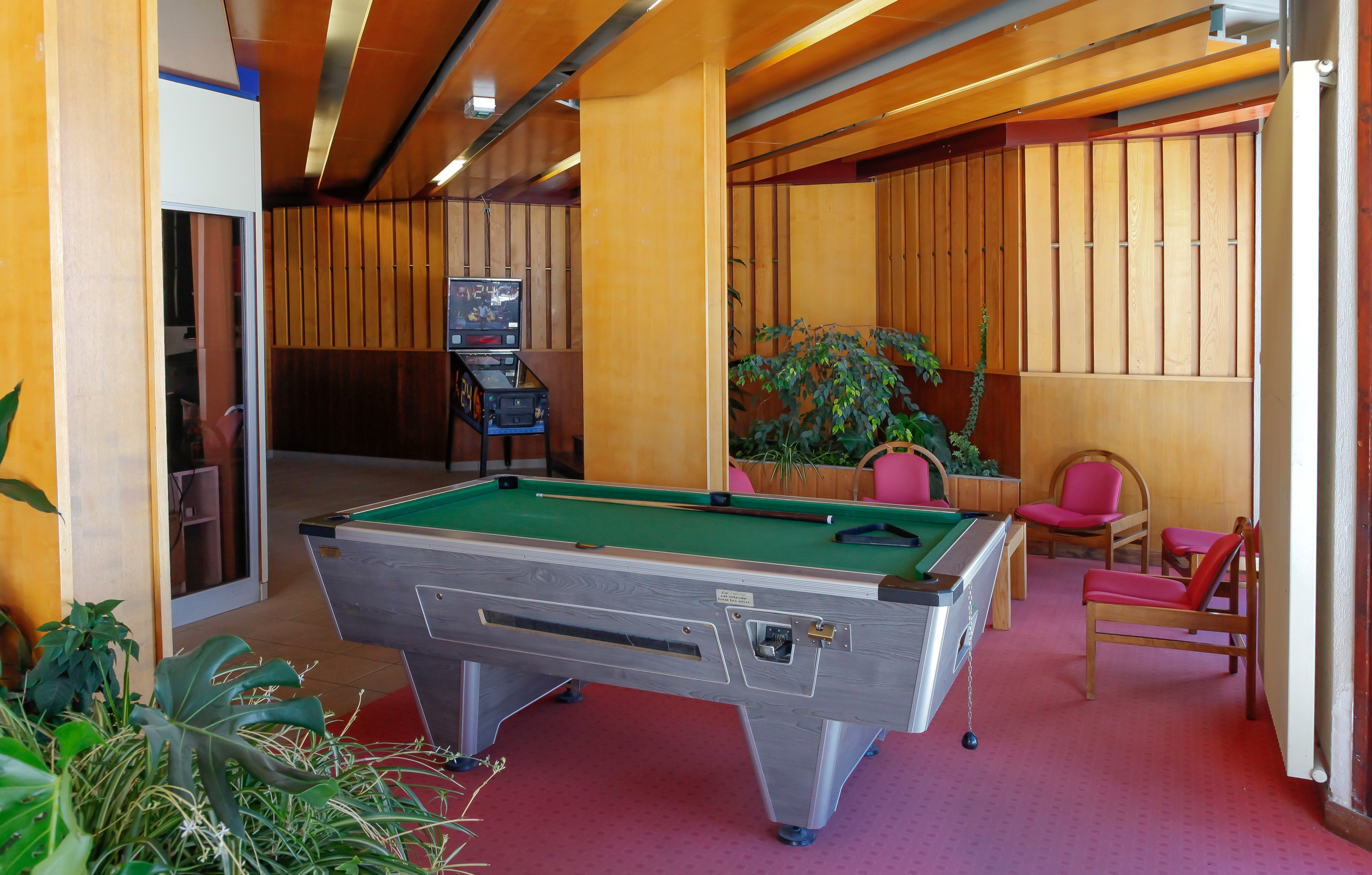 Billiardtisch in der Residenz Tourotel