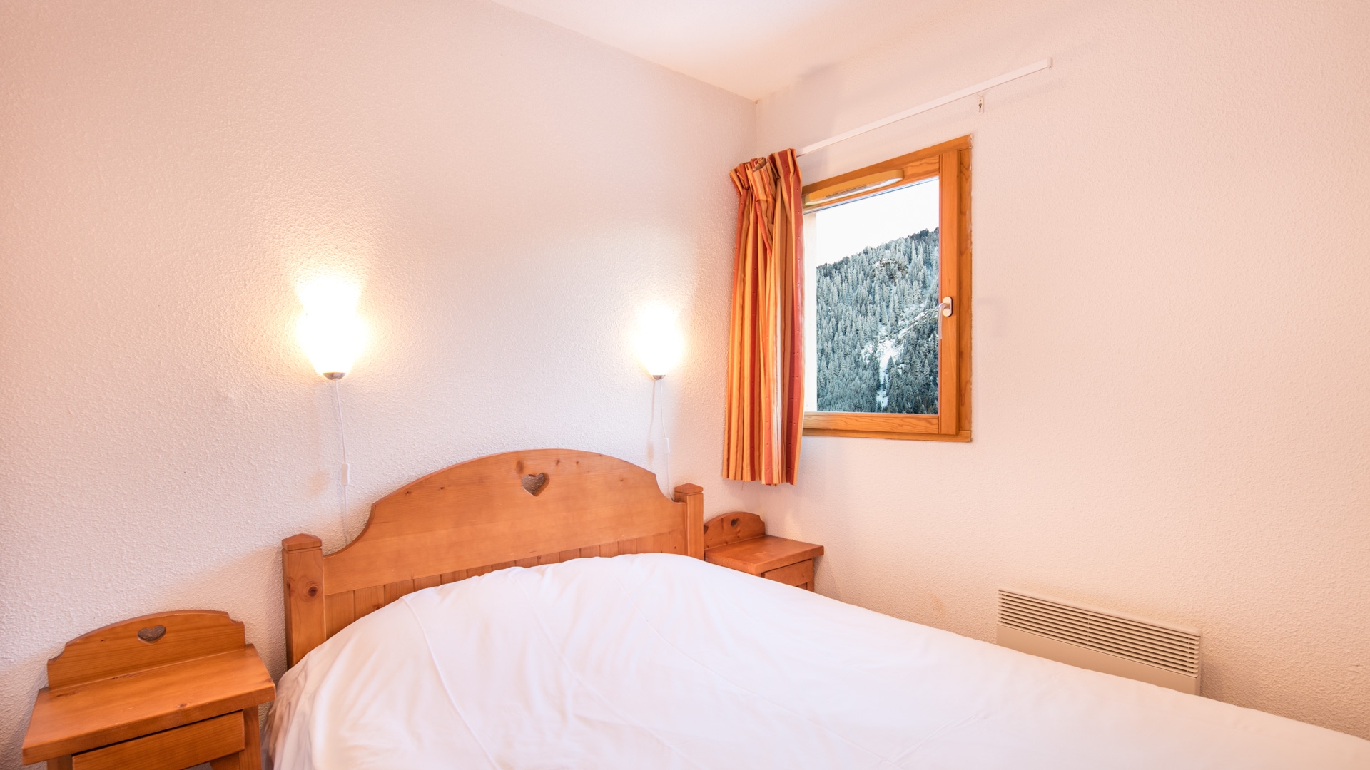Les Chalets de la Ramoure in Valfréjus: Ferienwohnung für 4 Personen: Schlafzimmer (Beispiel)