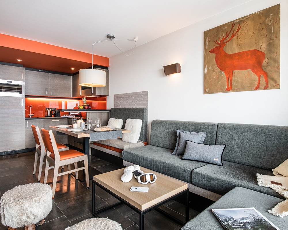Plein Sud: Appartement für 4 Personen - Wohnbereich mit Küchenzeile (Beispiel)