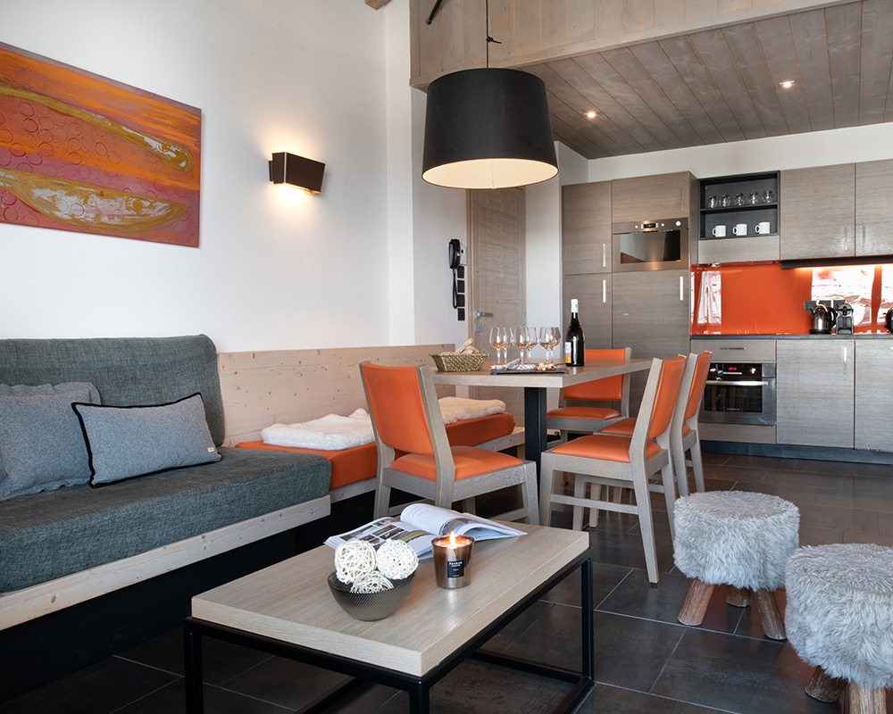 Plein Sud: Appartement für 6 Personen - Esstisch mit Küchenzeile (Beispiel)